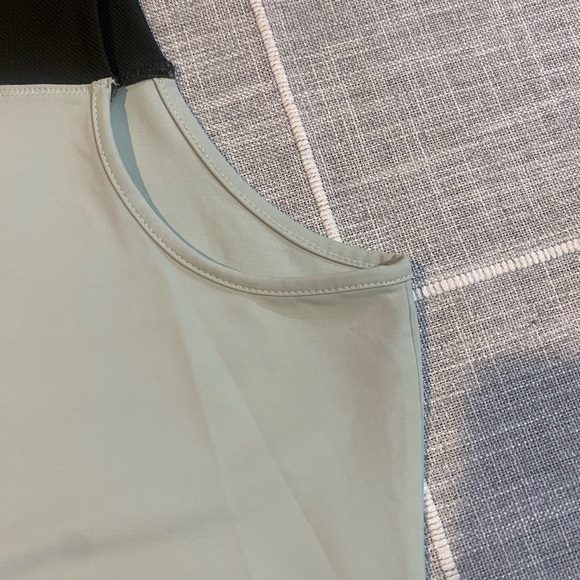 Oakley Women’s Luxe Strappy Tank Top - Picture 5 of 5